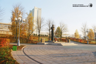 Памятник маршалу Рокоссовскому в парке Победы. 2008. Фото: Андрей Кошелев