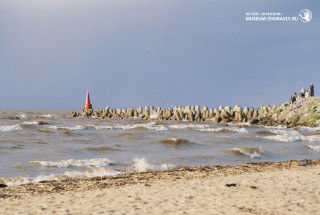 Доносились гудки с отдалённой пристани. 2006 – 2008. Фото: Андрей Кошелев